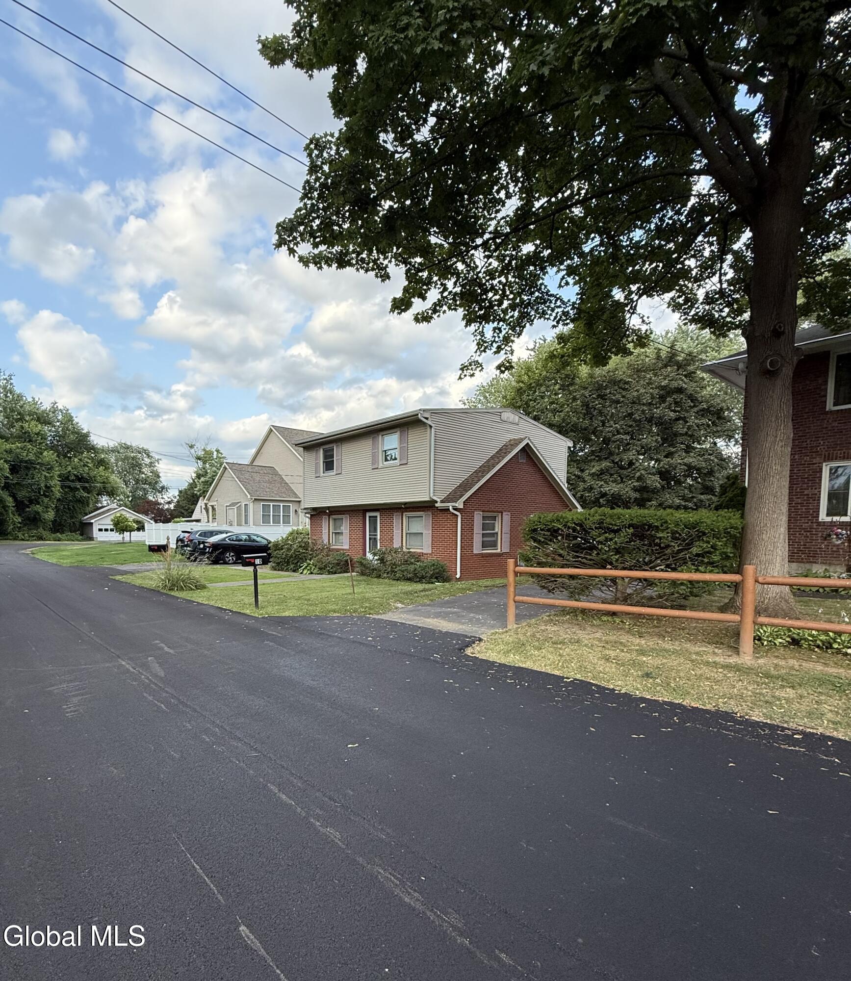 6 Pine Street Bethlehem, NY 12203 - Photo 3 of 17 IMG_1726