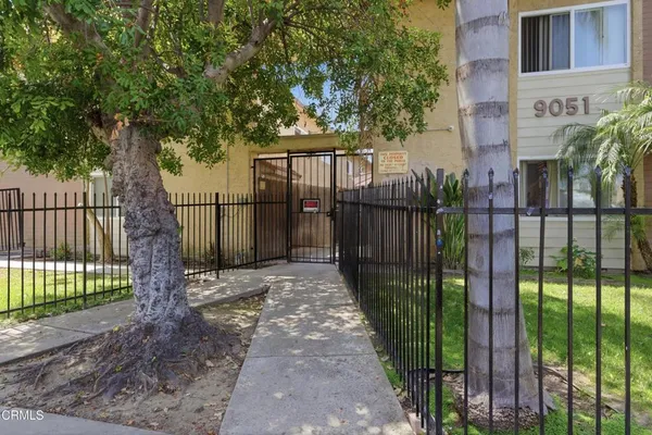 $430,000 | 9051 Cedros Avenue, Unit 8, Panorama City, CA 91402