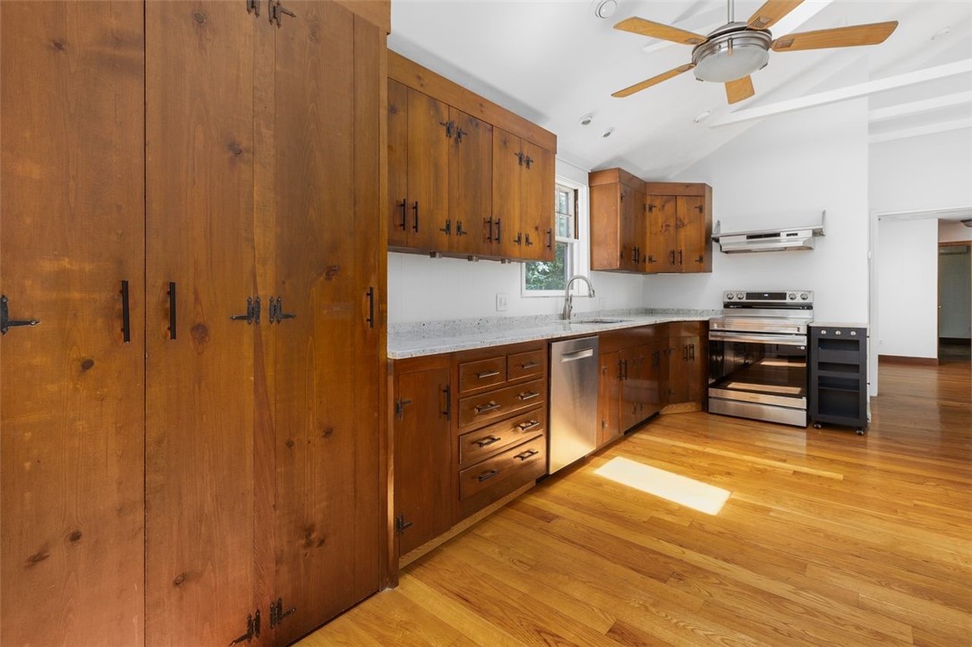 15 Williams Road Smithfield, RI 02917 - Photo 9 of 38