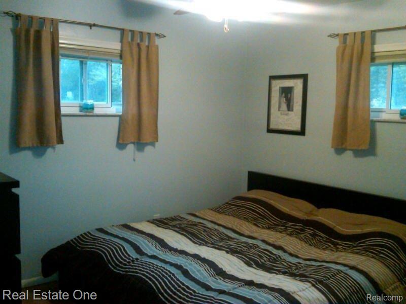 905 Orion Road Lake Orion, MI 48362 - Photo 9 of 15 Master Bedroom