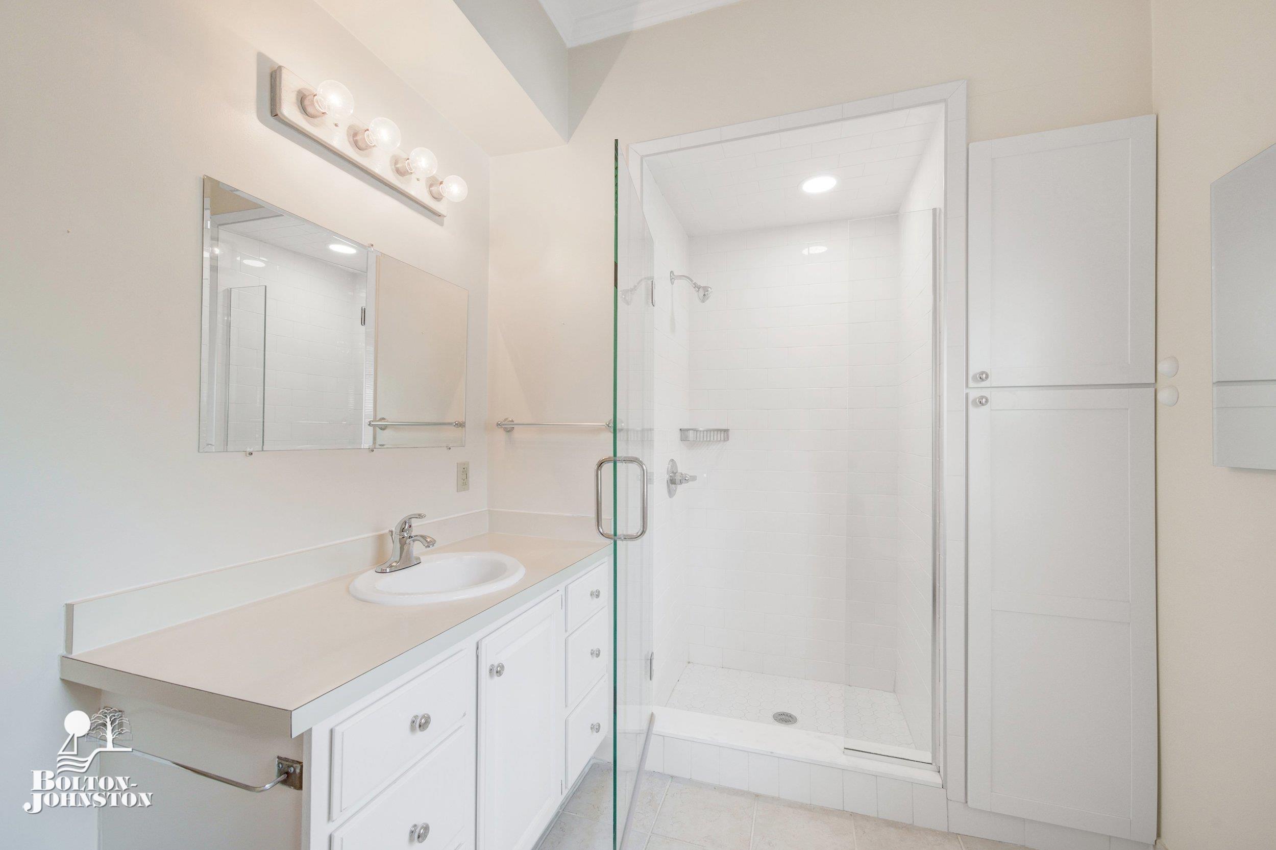 342 Rivard Boulevard Grosse Pointe, MI 48230 - Photo 26 of 34 #4 NEW BATHROOM