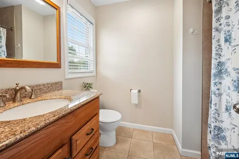 $775,000 | 73 Forest Place, Rochelle Park, NJ 07662
