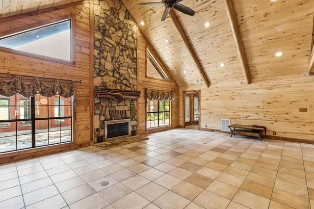 a view of empty room with windows