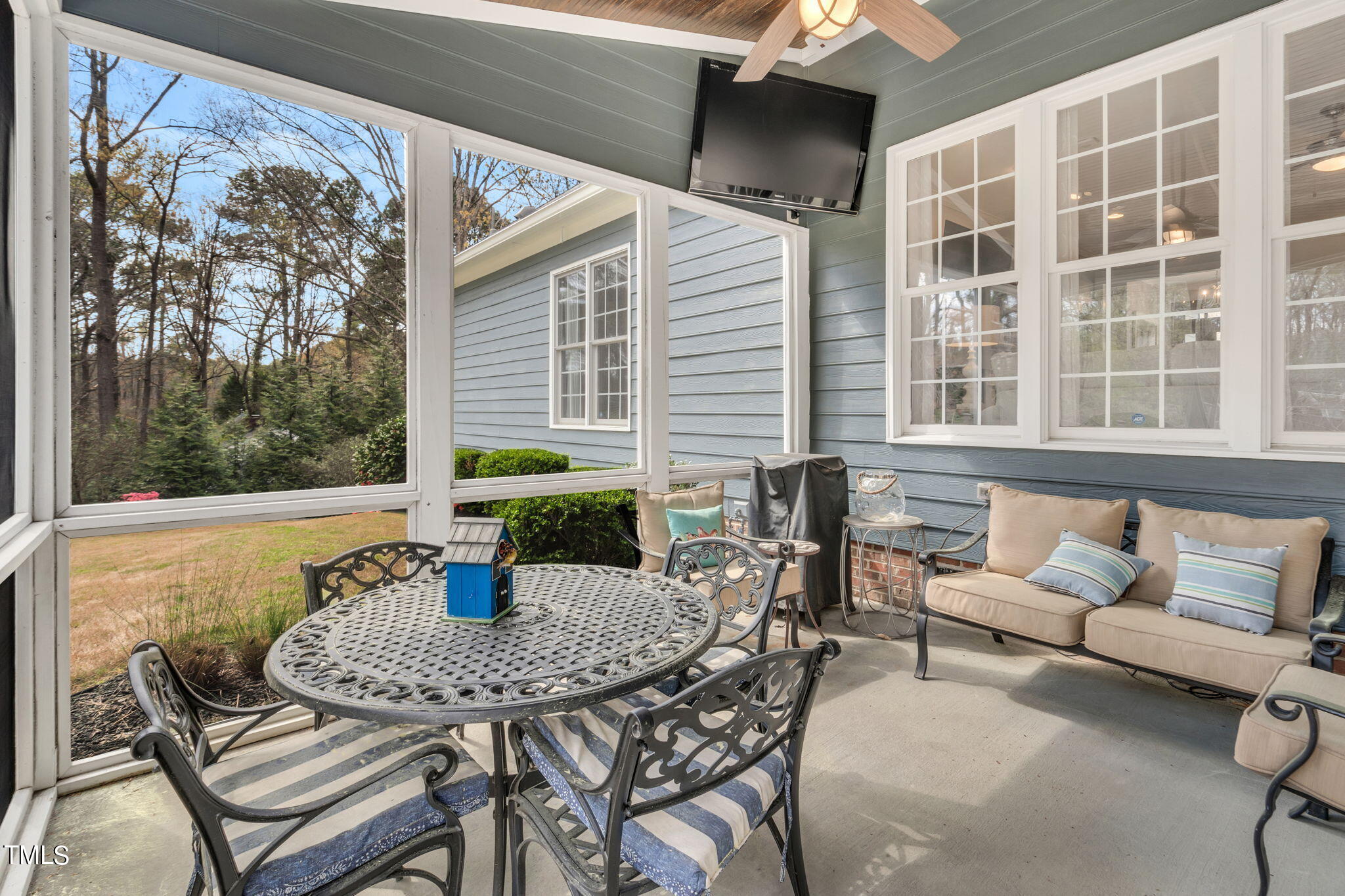 4301 Sprague Road Raleigh, NC 27613 - Photo 9 of 46 a dining room with furniture and window