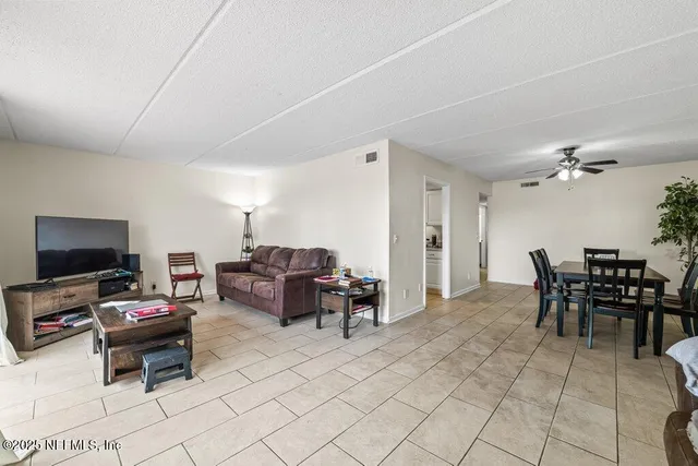 $130,000 | 3401 Townsend Boulevard, Unit 408, Jacksonville, FL 32277