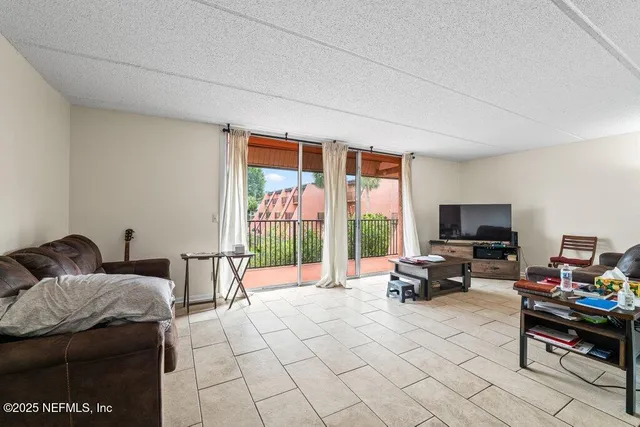 $130,000 | 3401 Townsend Boulevard, Unit 408, Jacksonville, FL 32277