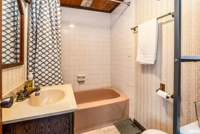 $132,500 | 301 South Orchard Drive, Carbondale, IL 62901