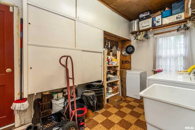 $132,500 | 301 South Orchard Drive, Carbondale, IL 62901