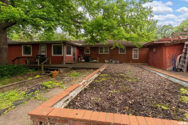 $132,500 | 301 South Orchard Drive, Carbondale, IL 62901