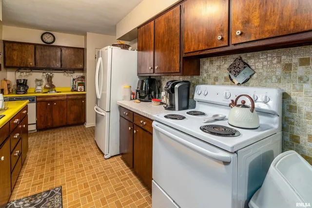 $132,500 | 301 South Orchard Drive, Carbondale, IL 62901