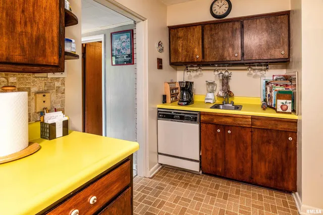 $132,500 | 301 South Orchard Drive, Carbondale, IL 62901