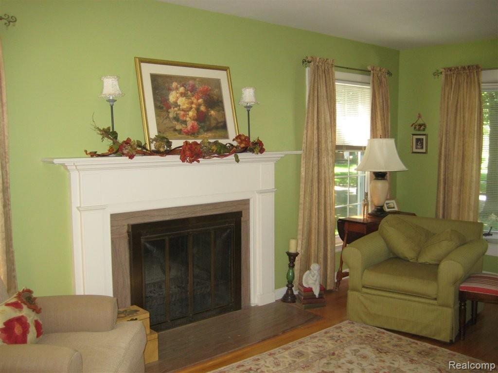4088 Cumberland Road Berkley, MI 48072 - Photo 5 of 49 Living Room
