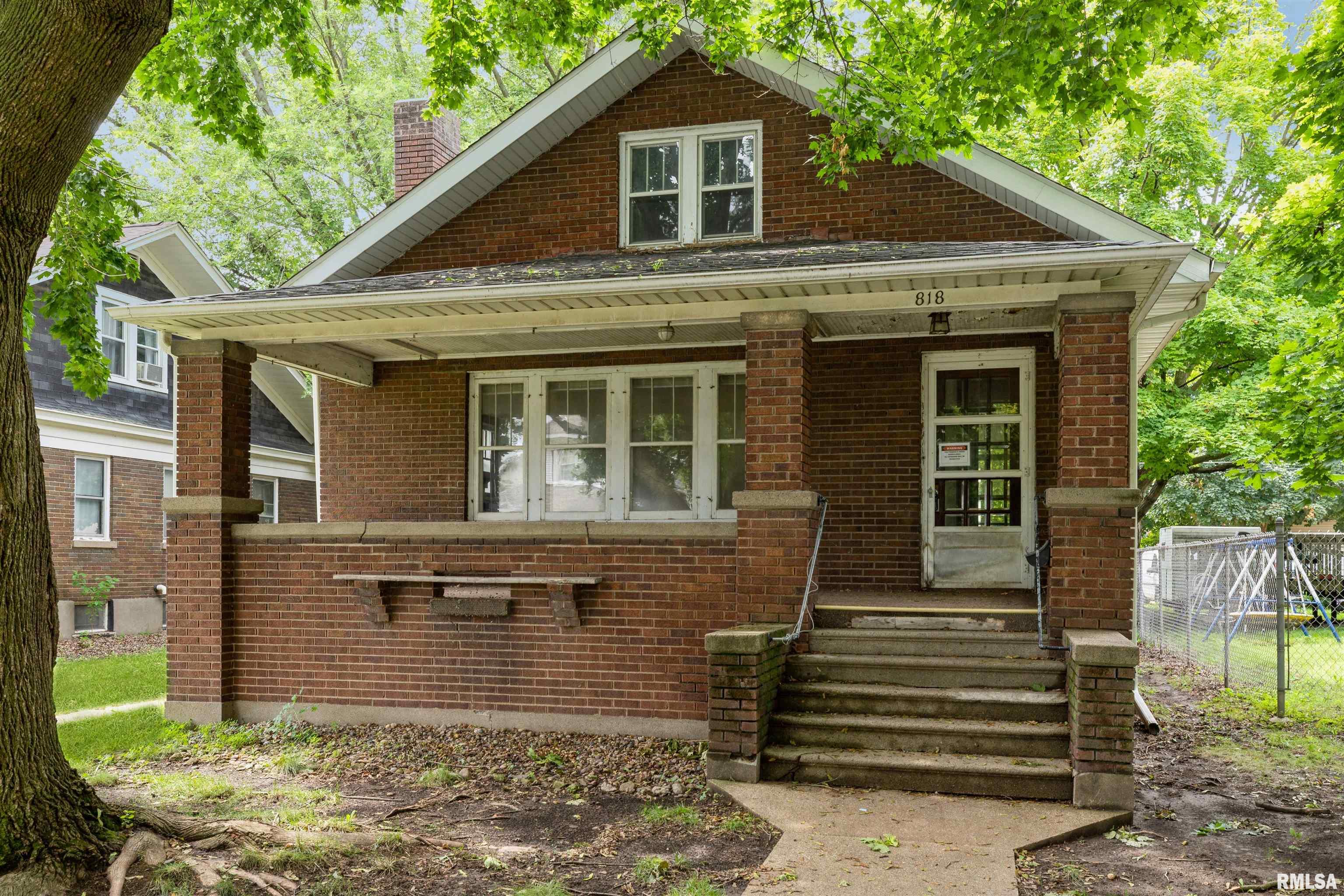 818 North 3rd Street Clinton, IA 52732 - Photo 1 of 23 Gallery Image 1