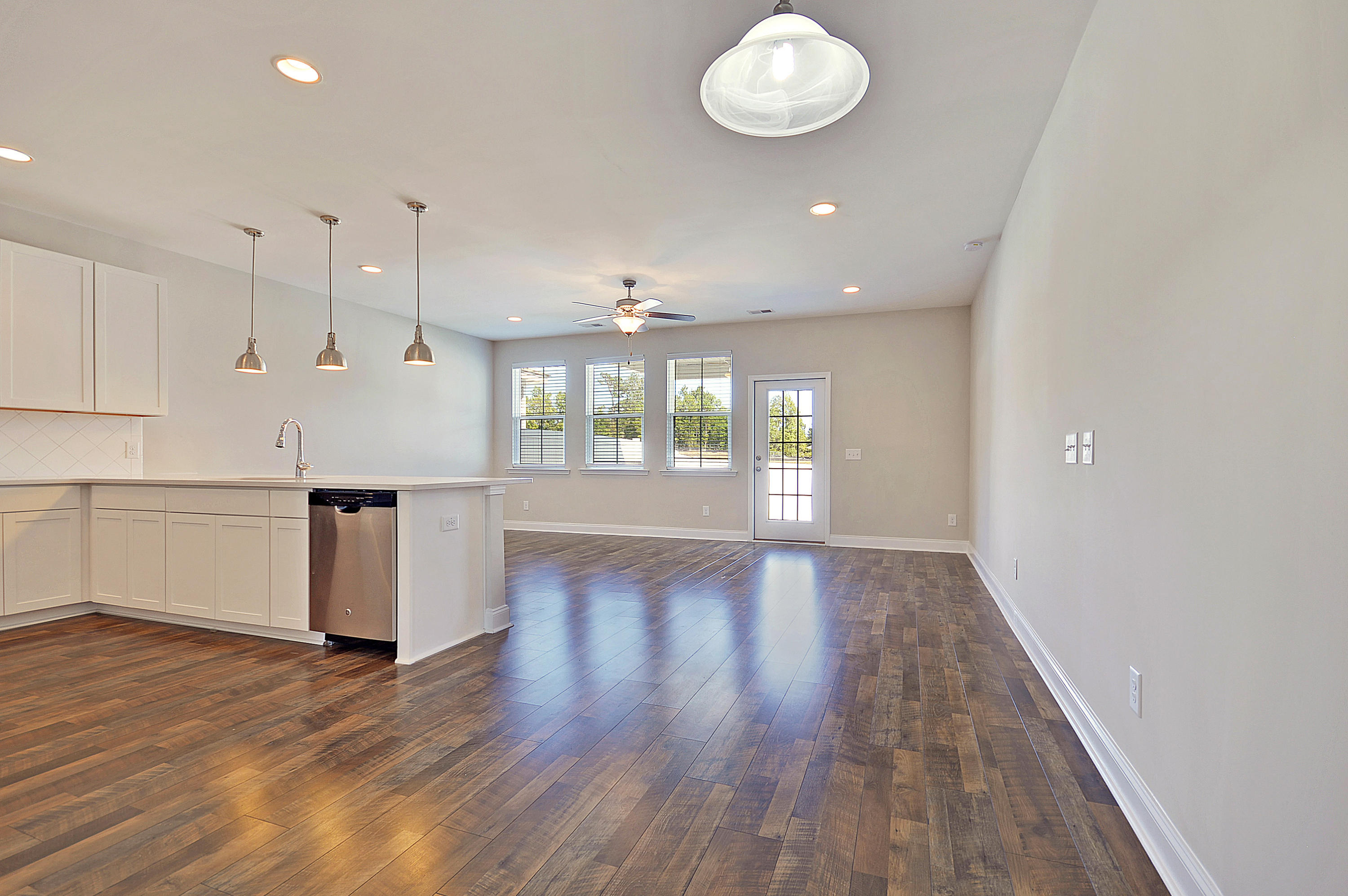 7852 Montview Road North Charleston, SC 29418 - Photo 11 of 34 7852 Montview Road Dining Area