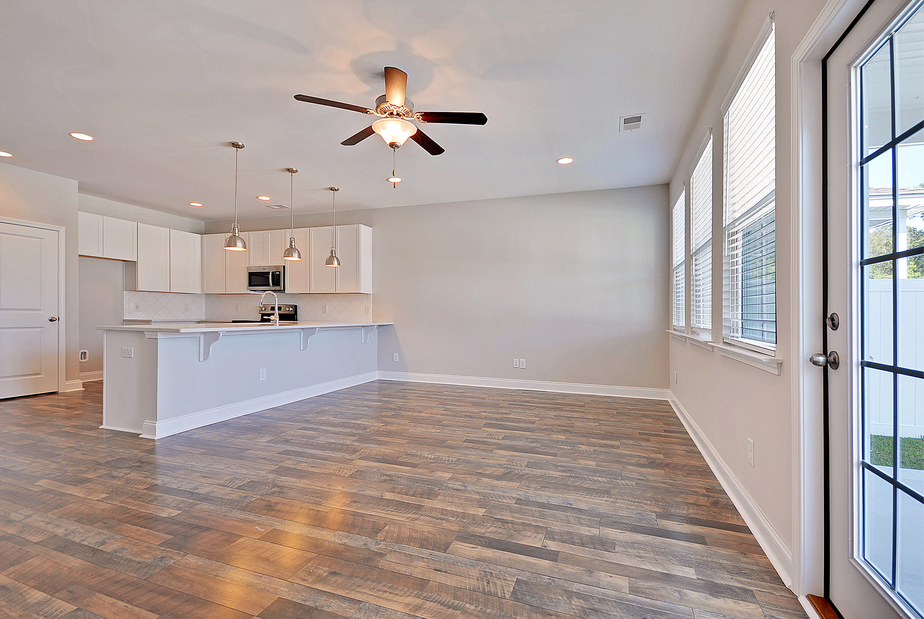 7852 Montview Road North Charleston, SC 29418 - Photo 14 of 34 7852 Montview Road Living Room