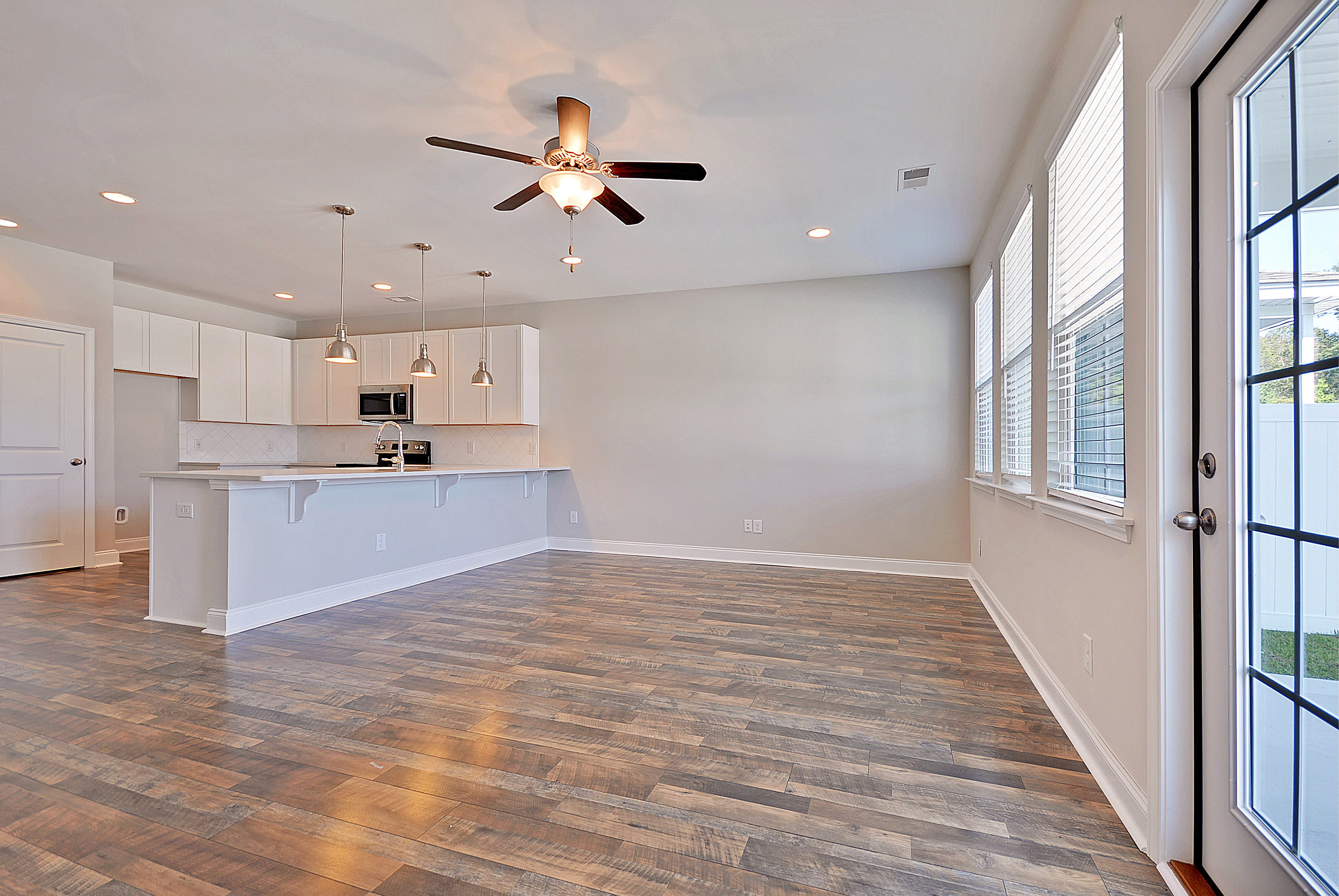 7852 Montview Road North Charleston, SC 29418 - Photo 3 of 34 7852 Montview Road Living Room