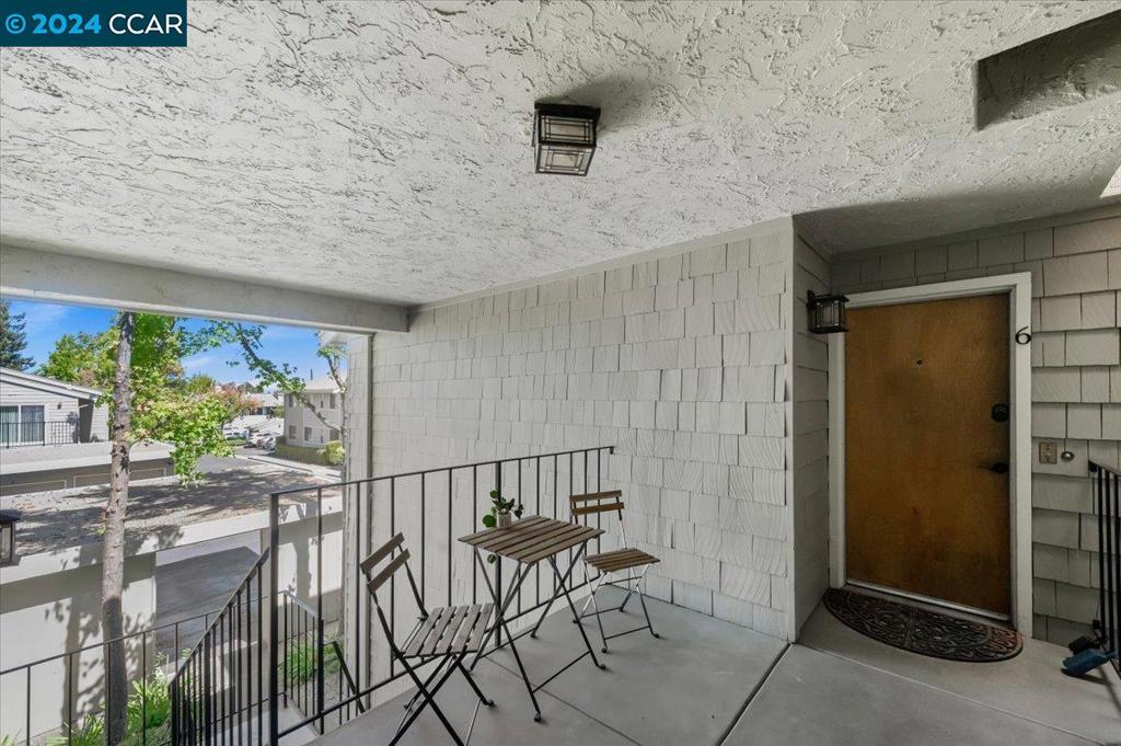 1050 Wesley Court Walnut Creek, CA 94597 - Photo 2 of 32