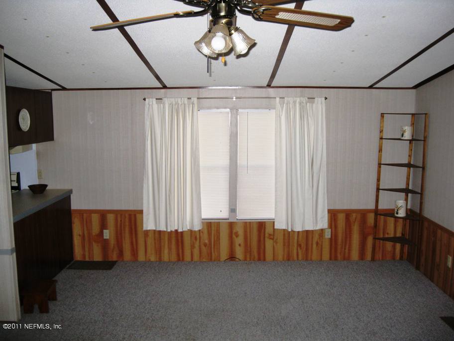 127 Raleigh Avenue Satsuma, FL 32189 - Photo 8 of 16 IMG_4090