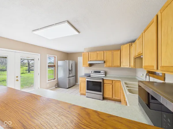 $330,000 | 1925 Lindberg Road, Anderson, IN 46012