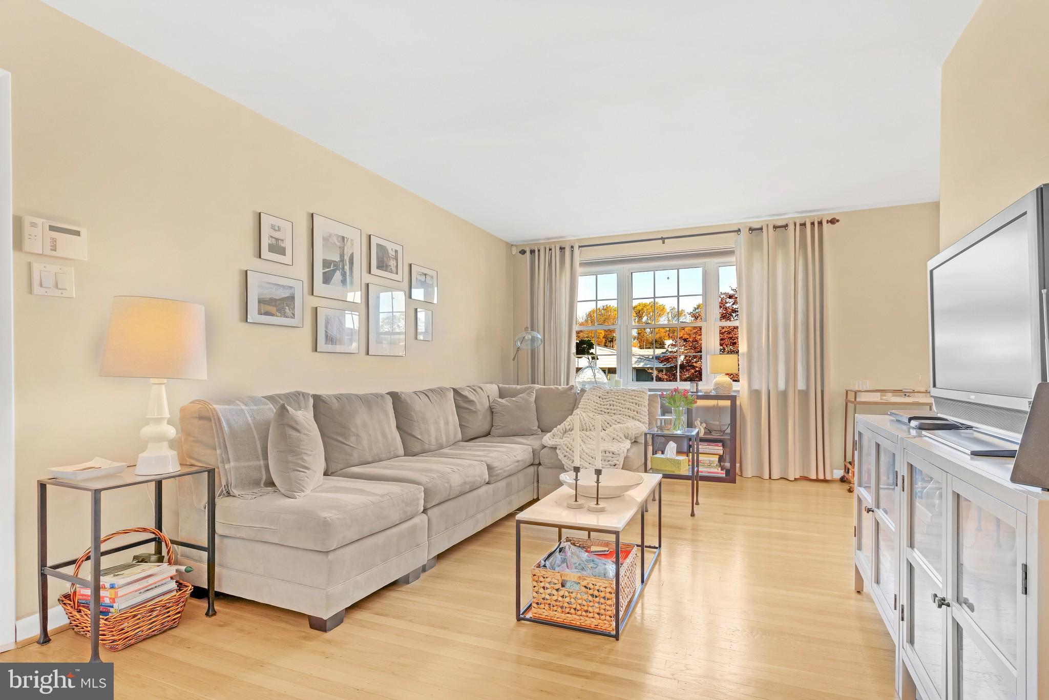 612 Sherrie Road Philadelphia, PA 19115 - Photo 4 of 30