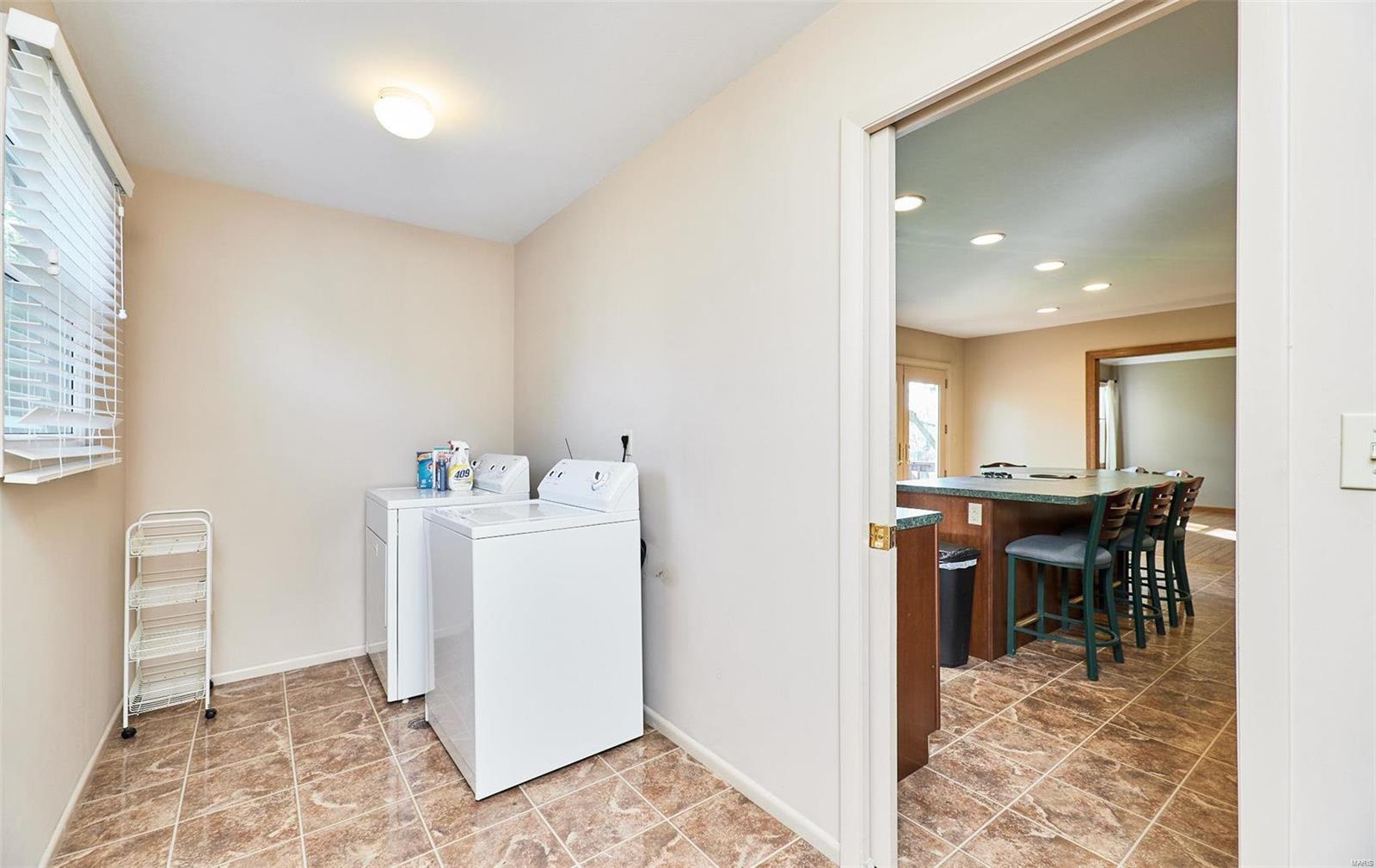 1626 Old Baxter Road Chesterfield, MO 63017 - Photo 13 of 31 Gallery Image 13