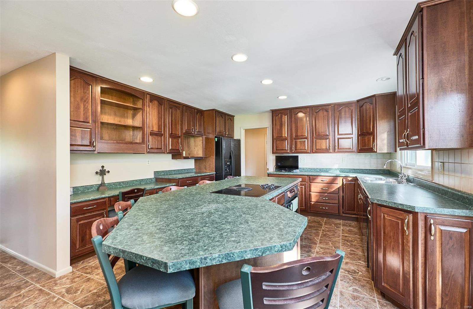 1626 Old Baxter Road Chesterfield, MO 63017 - Photo 10 of 31 Gallery Image 10