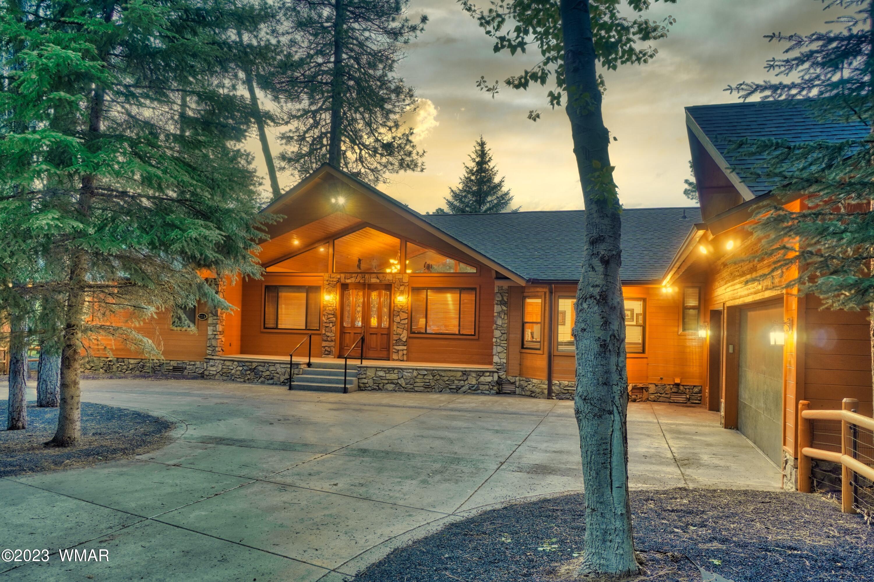 7214 Geronimo Road Pinetop, AZ 85935 - Photo 12 of 51 Inviting Entrance