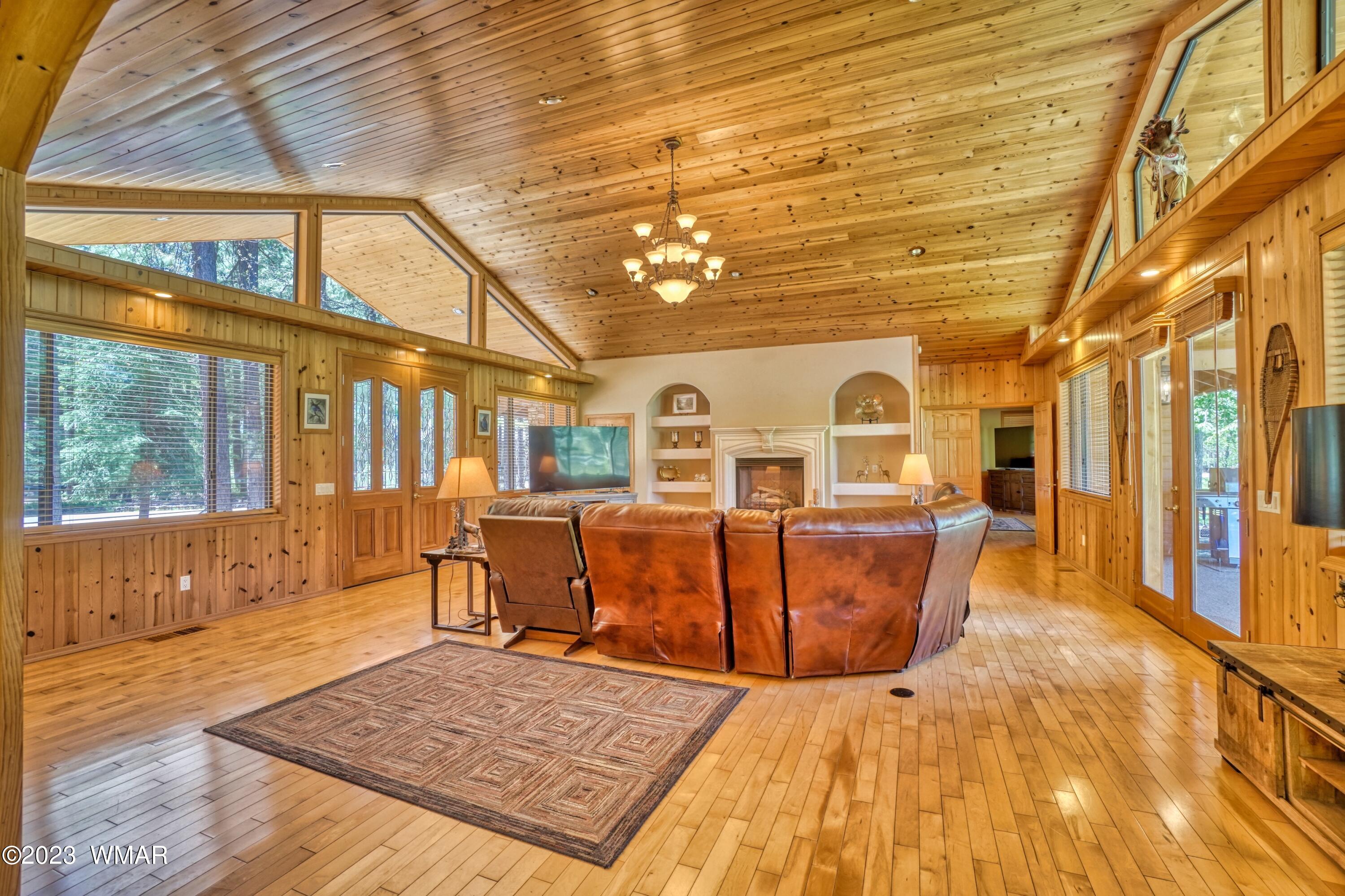 7214 Geronimo Road Pinetop, AZ 85935 - Photo 13 of 51 Greatroom