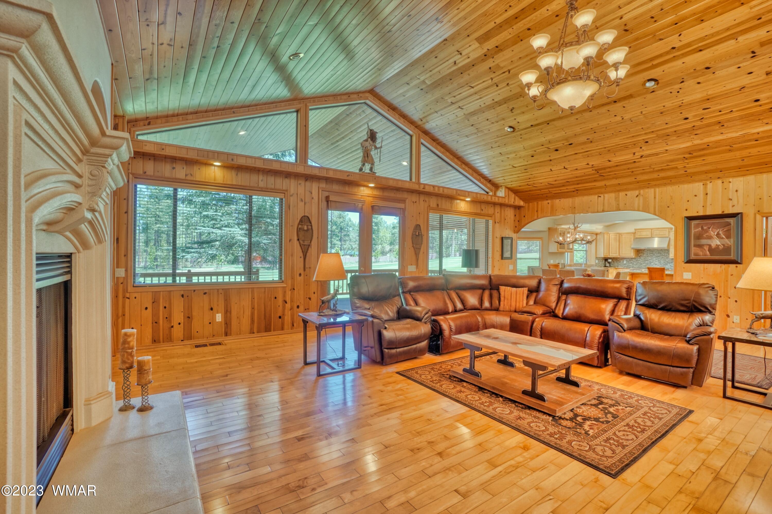 7214 Geronimo Road Pinetop, AZ 85935 - Photo 15 of 51 Greatroom