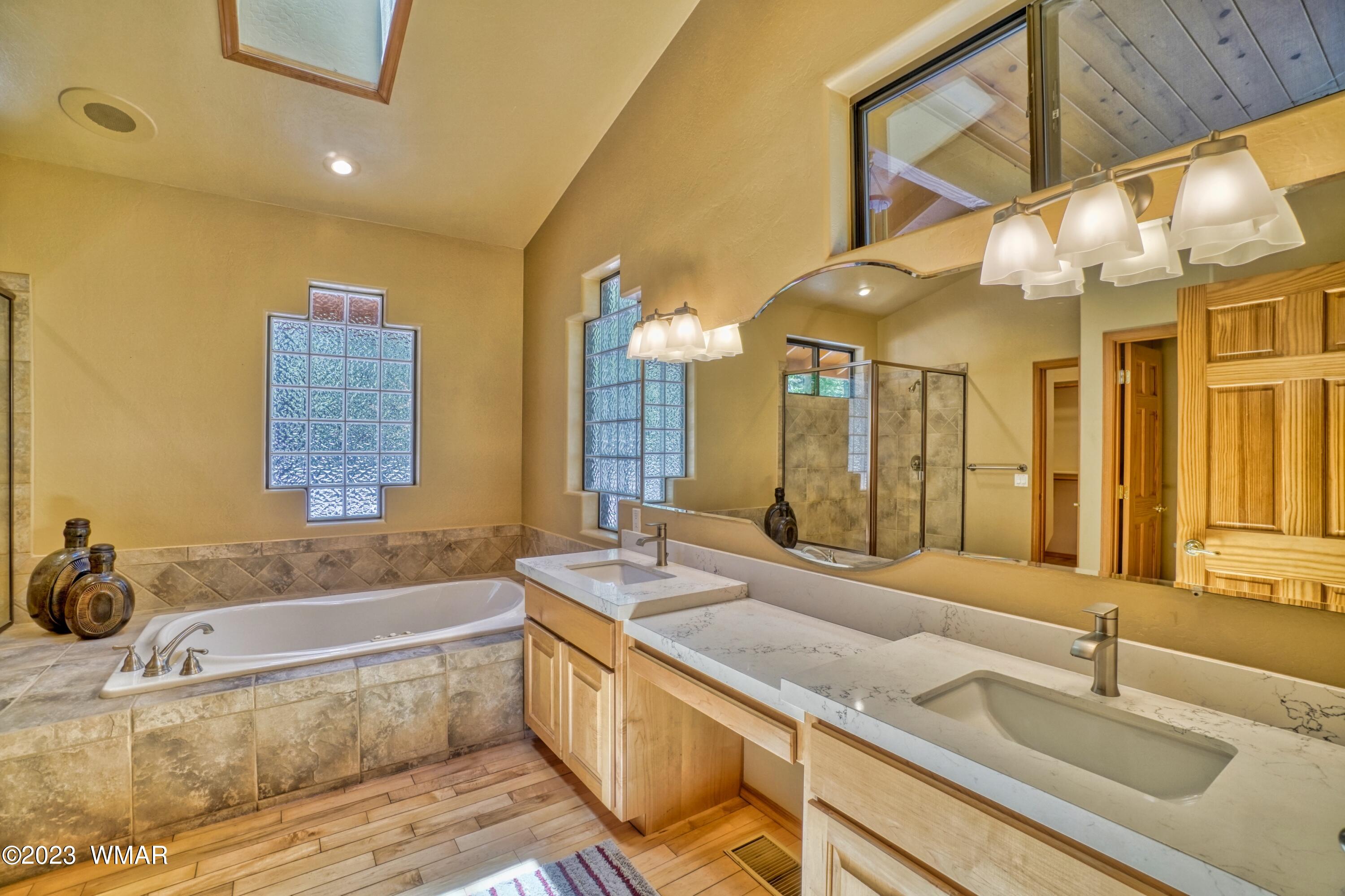 7214 Geronimo Road Pinetop, AZ 85935 - Photo 21 of 51 Ensuite