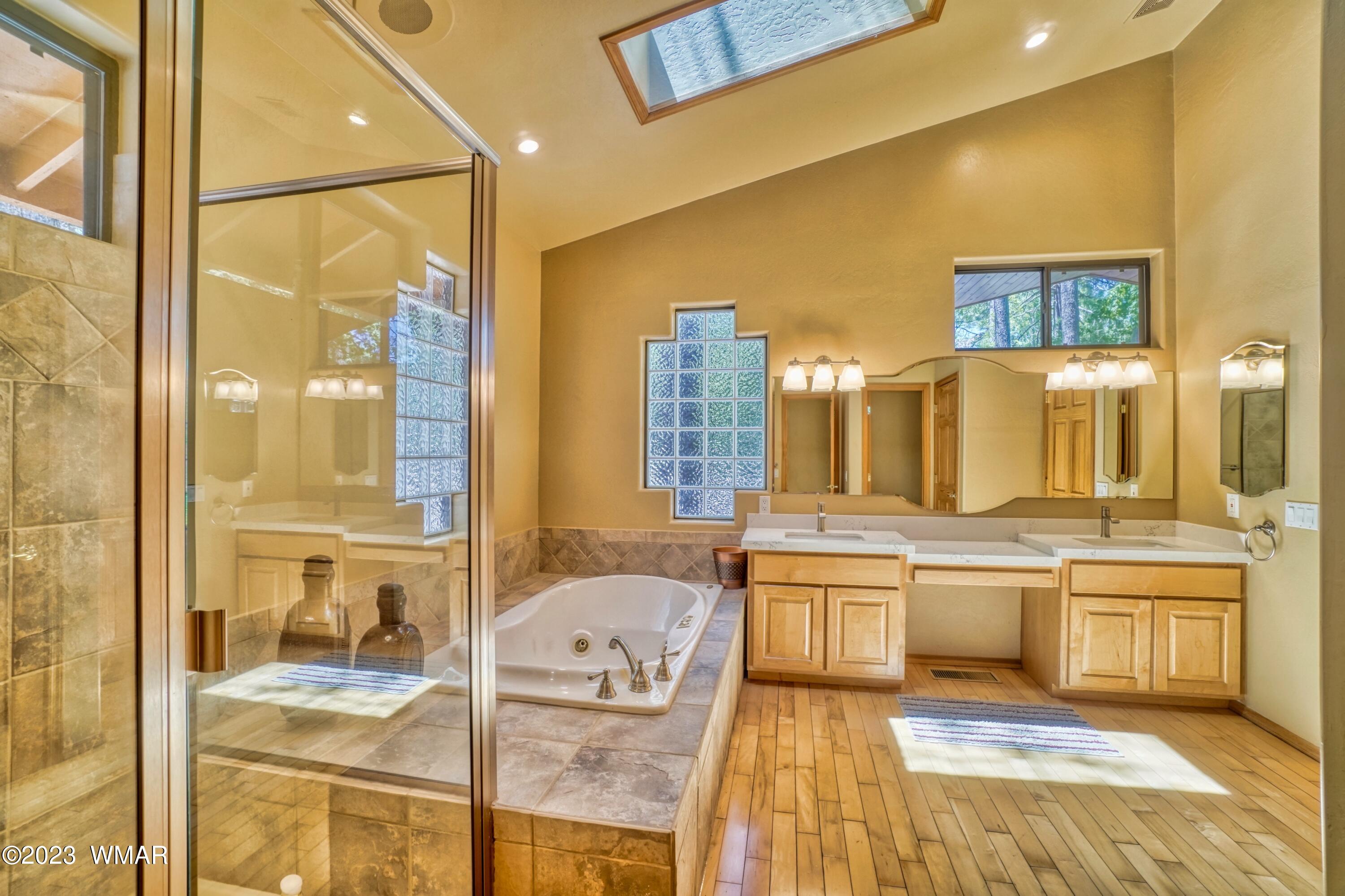 7214 Geronimo Road Pinetop, AZ 85935 - Photo 23 of 51 Ensuite