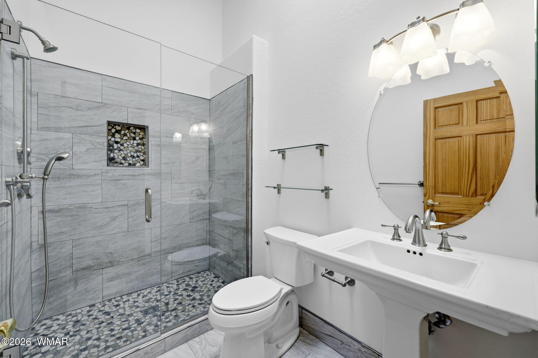 7214 Geronimo Road Pinetop, AZ 85935 - Photo 28 of 51 Guest Bathroom