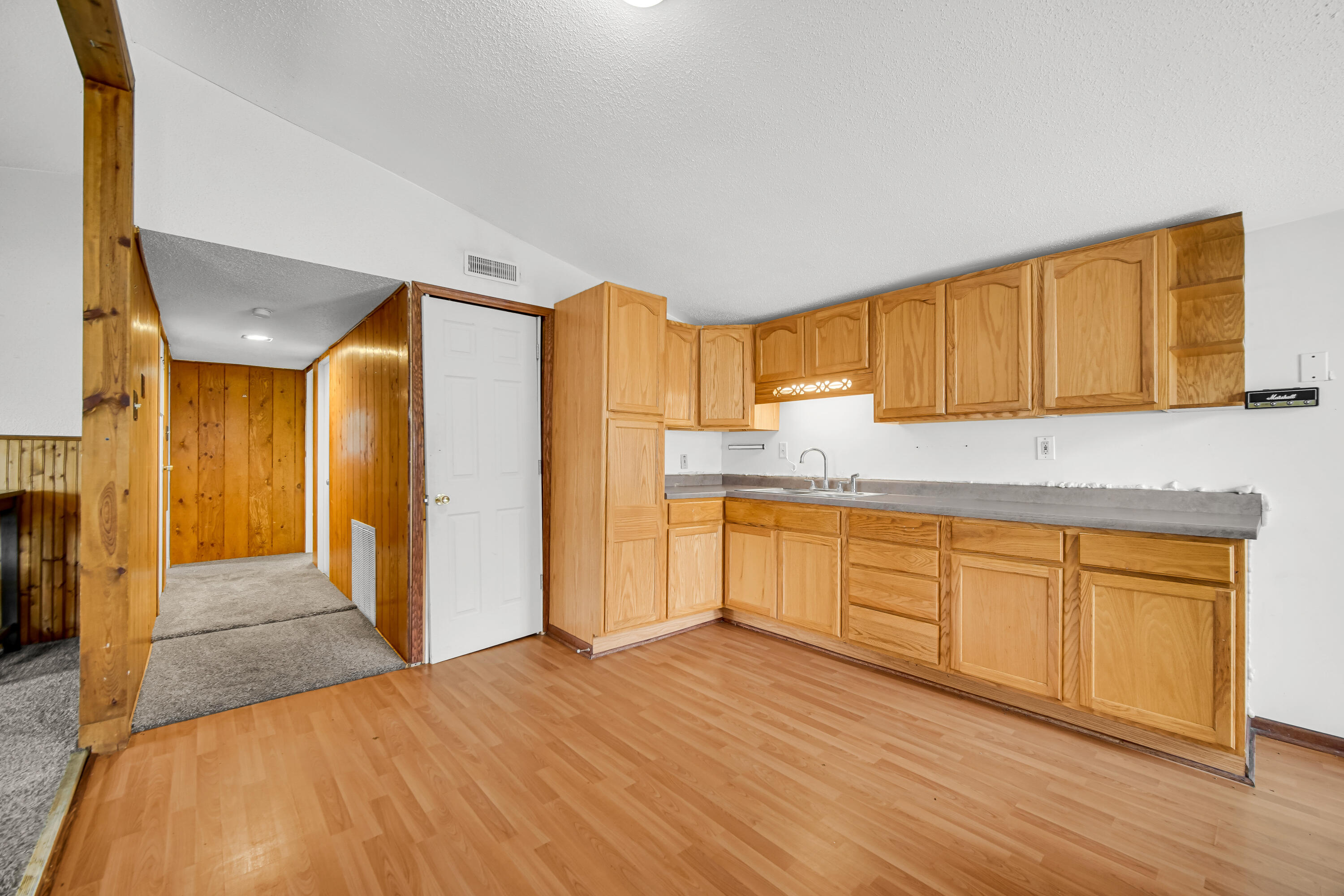 12732 Whitcomb Street Crown Point, IN 46307 - Photo 3 of 9 3000x2000