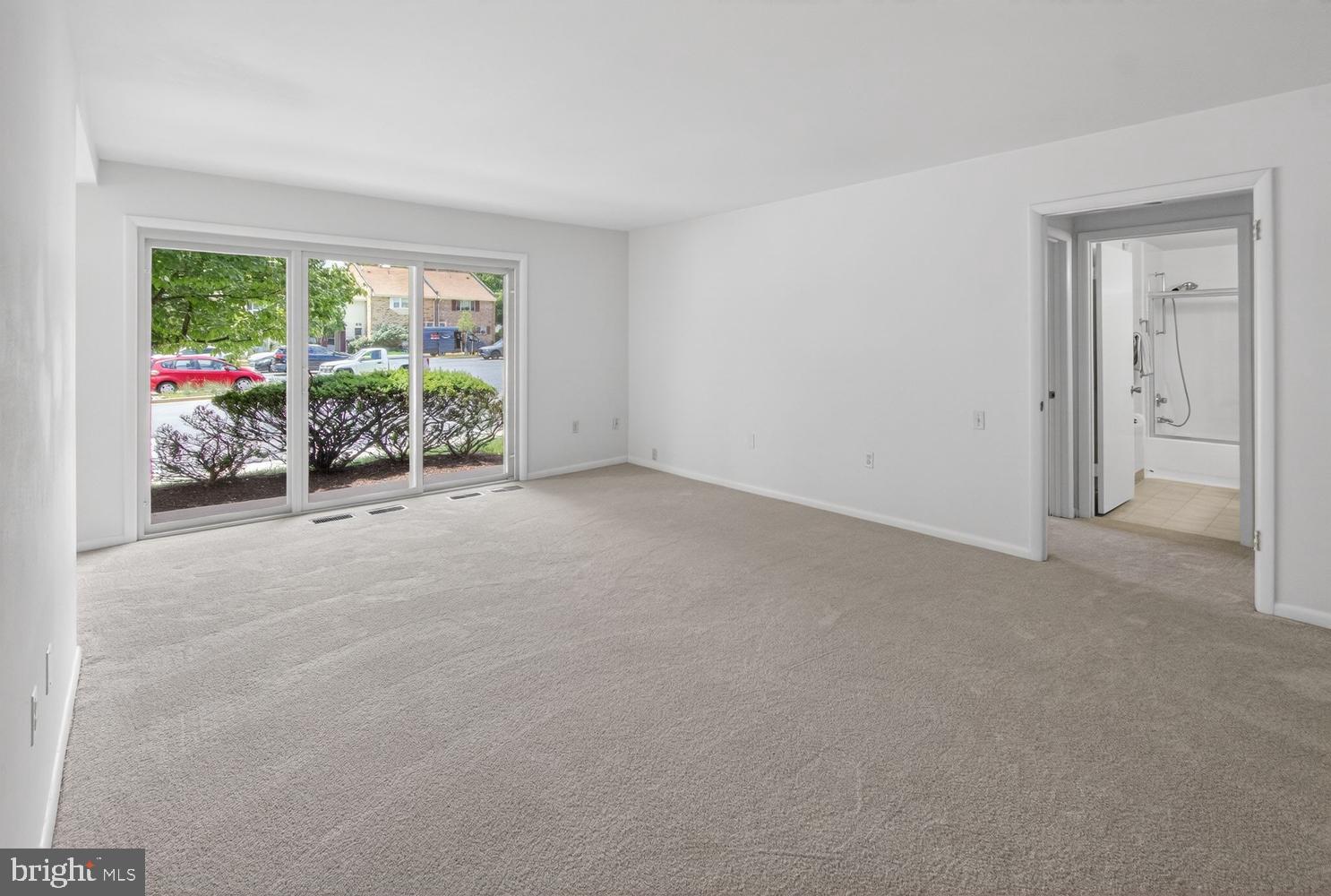 3406 Chiswick Court, Unit 472A Silver Spring, MD 20906 - Photo 7 of 31 Living room