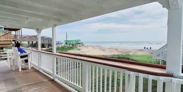 $610,000 | 114 Sand Dune Court, Surfside Beach, TX 77541
