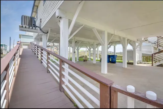 $610,000 | 114 Sand Dune Court, Surfside Beach, TX 77541