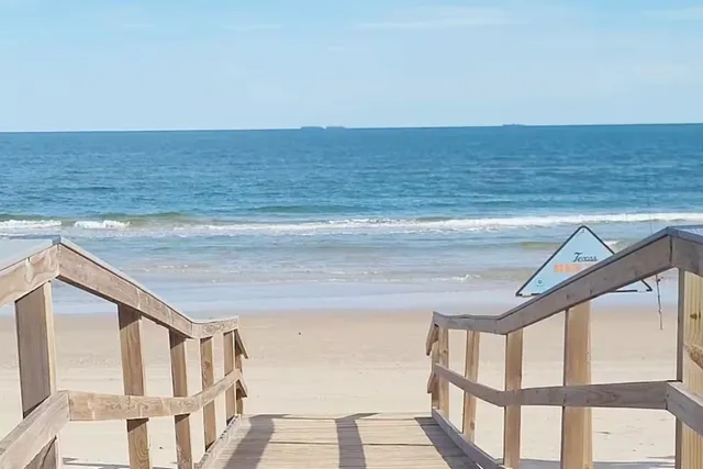 $610,000 | 114 Sand Dune Court, Surfside Beach, TX 77541