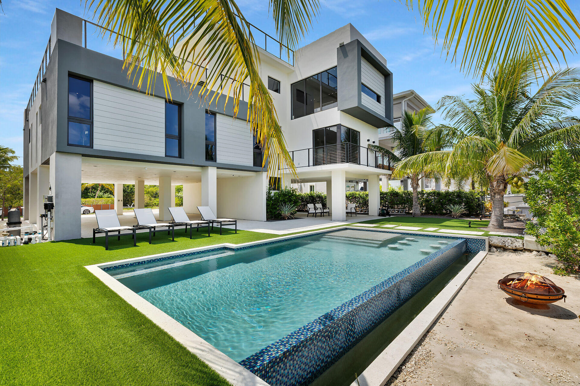 64 Andros Road Key Largo, FL 33037 - Photo 3 of 75 virtual-tour-365799-mls-high-res-image-8