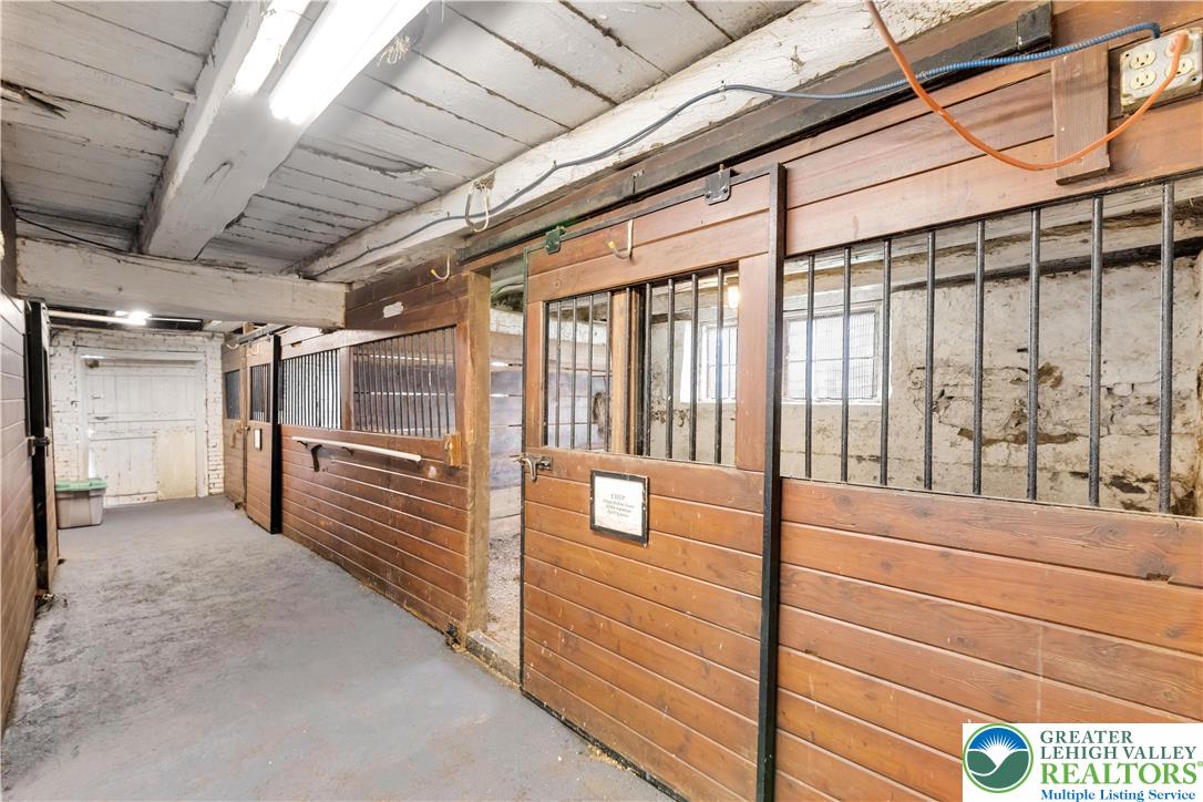 4006 Hecktown Road Bethlehem, PA 18020 - Photo 54 of 100