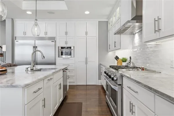 $1,400,000 | 3450 West 196th Street, Stilwell, KS 66085