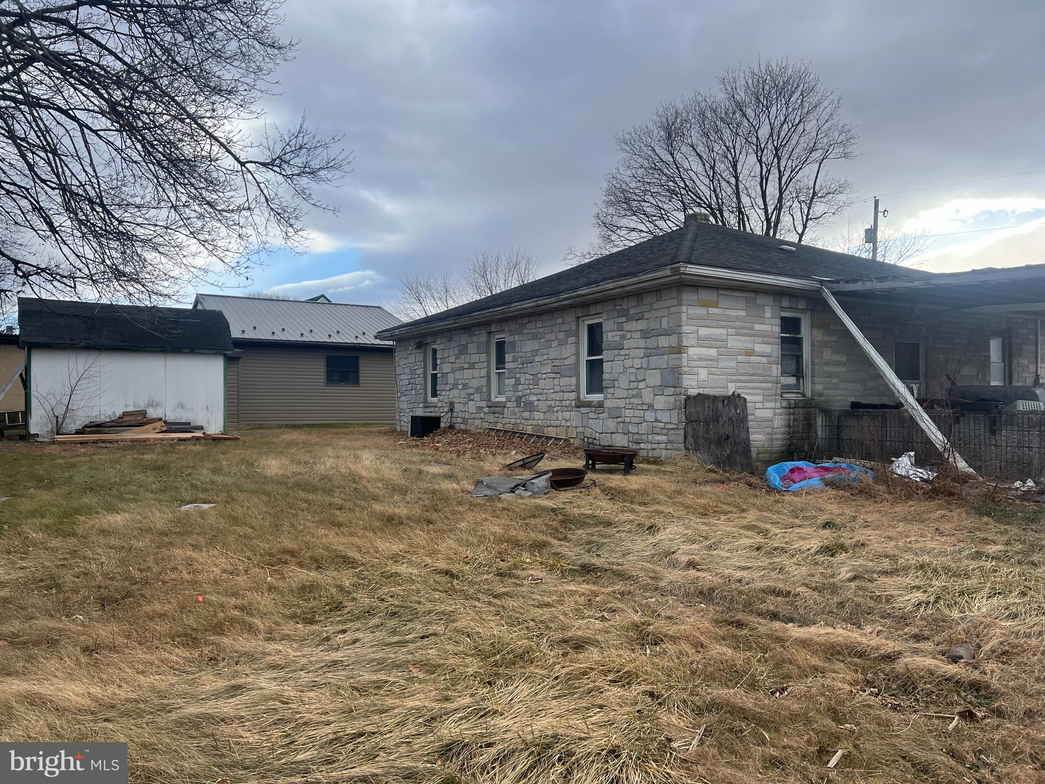 307 Wagner Road Chambersburg, PA 17202 - Photo 2 of 3 side