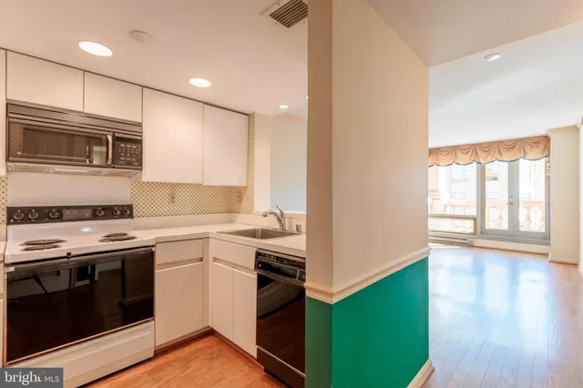 $350,000 | 701 Pennsylvania Avenue Northwest, Unit 1114, Washington, DC 20004