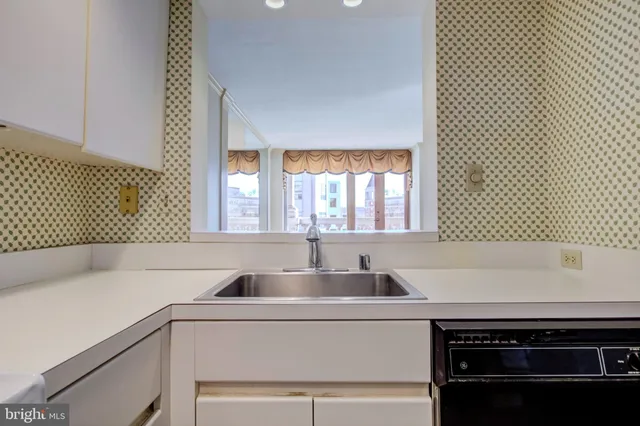 $350,000 | 701 Pennsylvania Avenue Northwest, Unit 1114, Washington, DC 20004