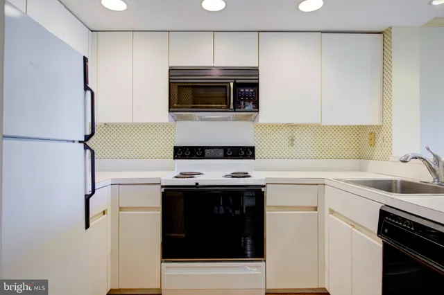 $350,000 | 701 Pennsylvania Avenue Northwest, Unit 1114, Washington, DC 20004