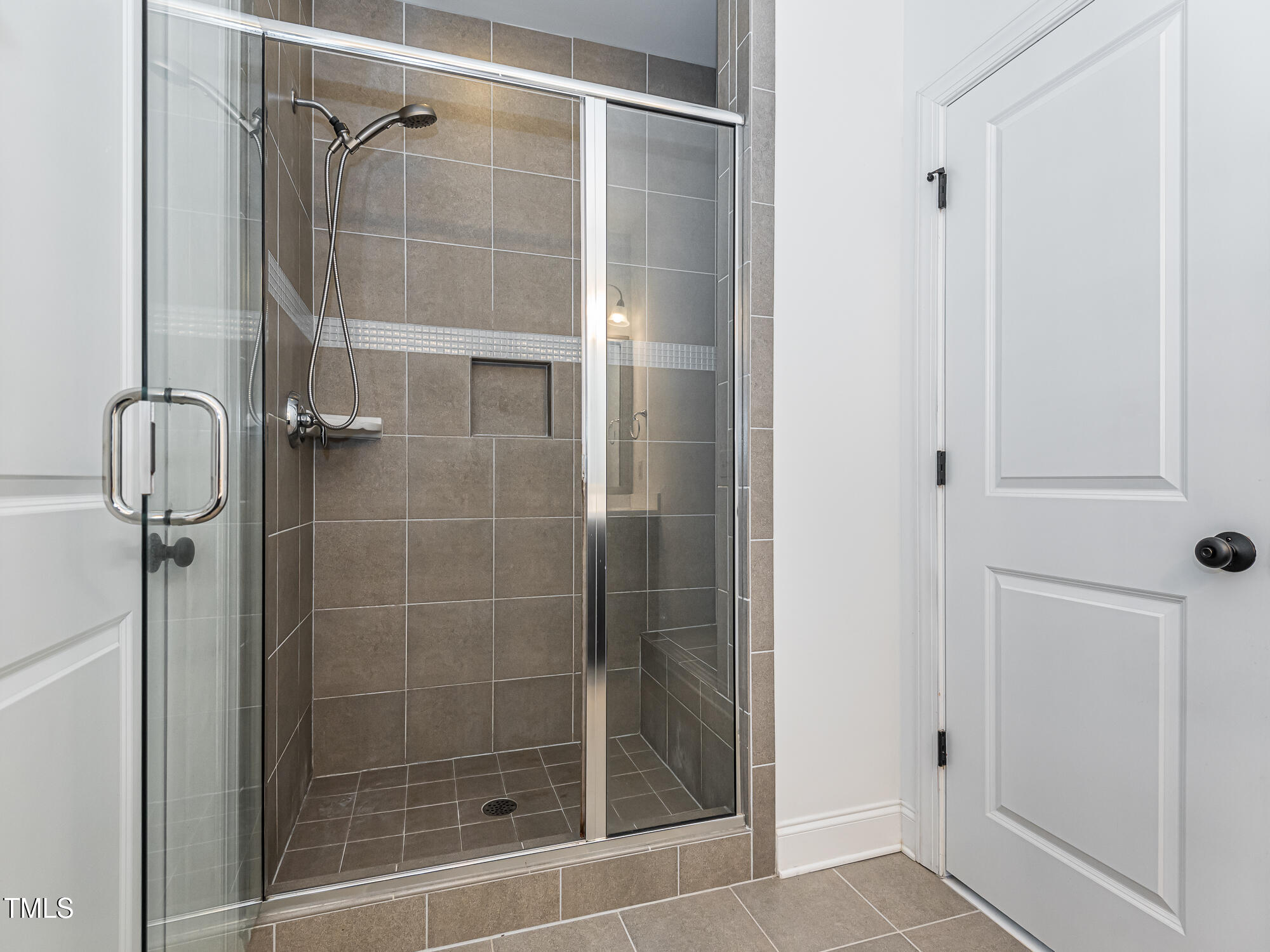 5347 Cypress Lane Raleigh, NC 27609 - Photo 34 of 57 InTrust_Realty_Lee_5347_Cypress-7051