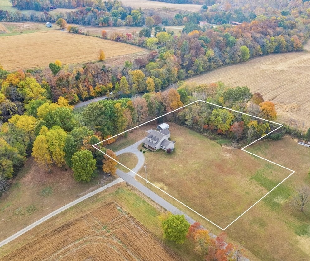 258 Austin Branch Road Portland, TN 37148 - Photo 3 of 41 a view of a tennis court