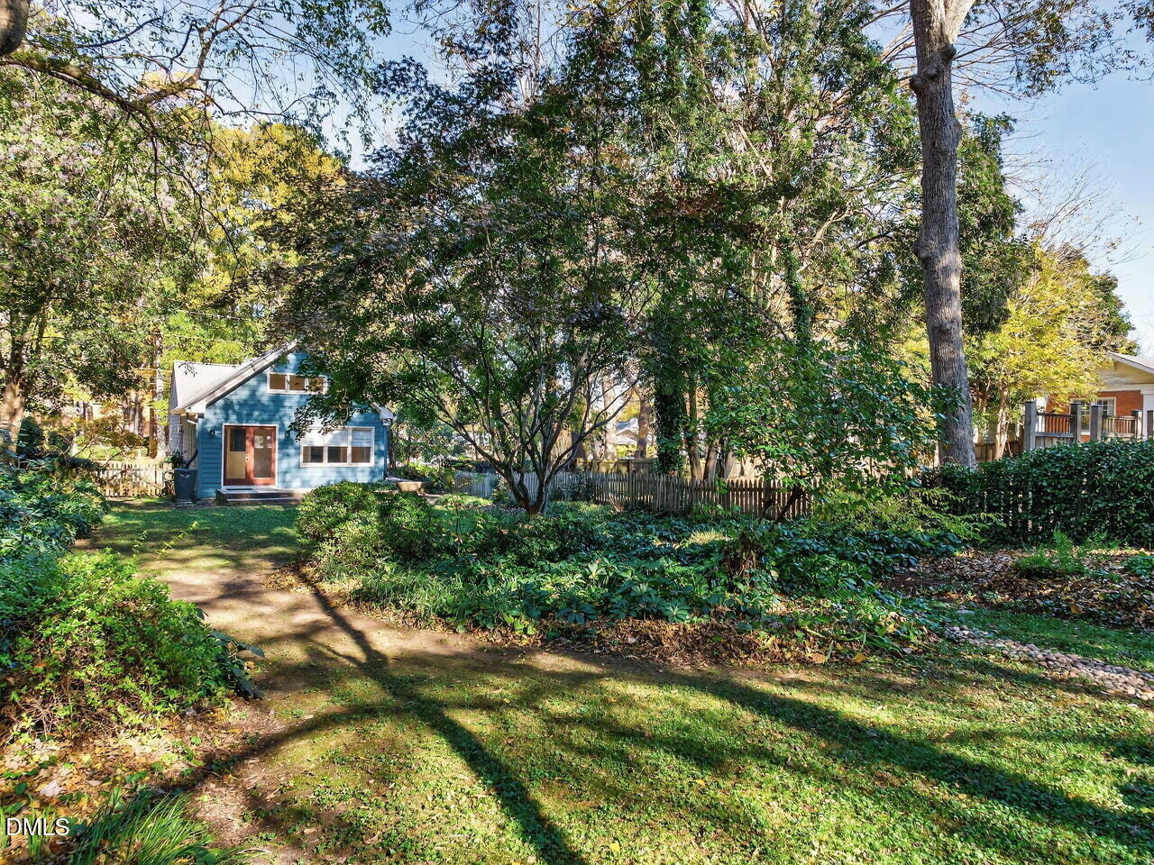 214 Hudson Street Raleigh, NC 27608 - Photo 29 of 31 034-1280x960-backyard