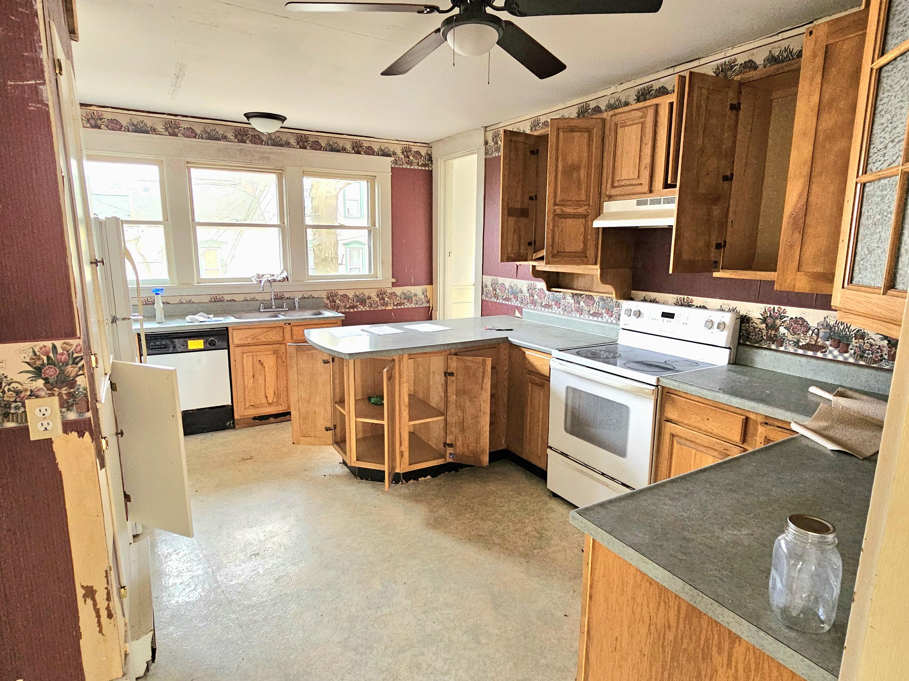 106 State Street Mendon, MI 49072 - Photo 12 of 34 20260108_141343