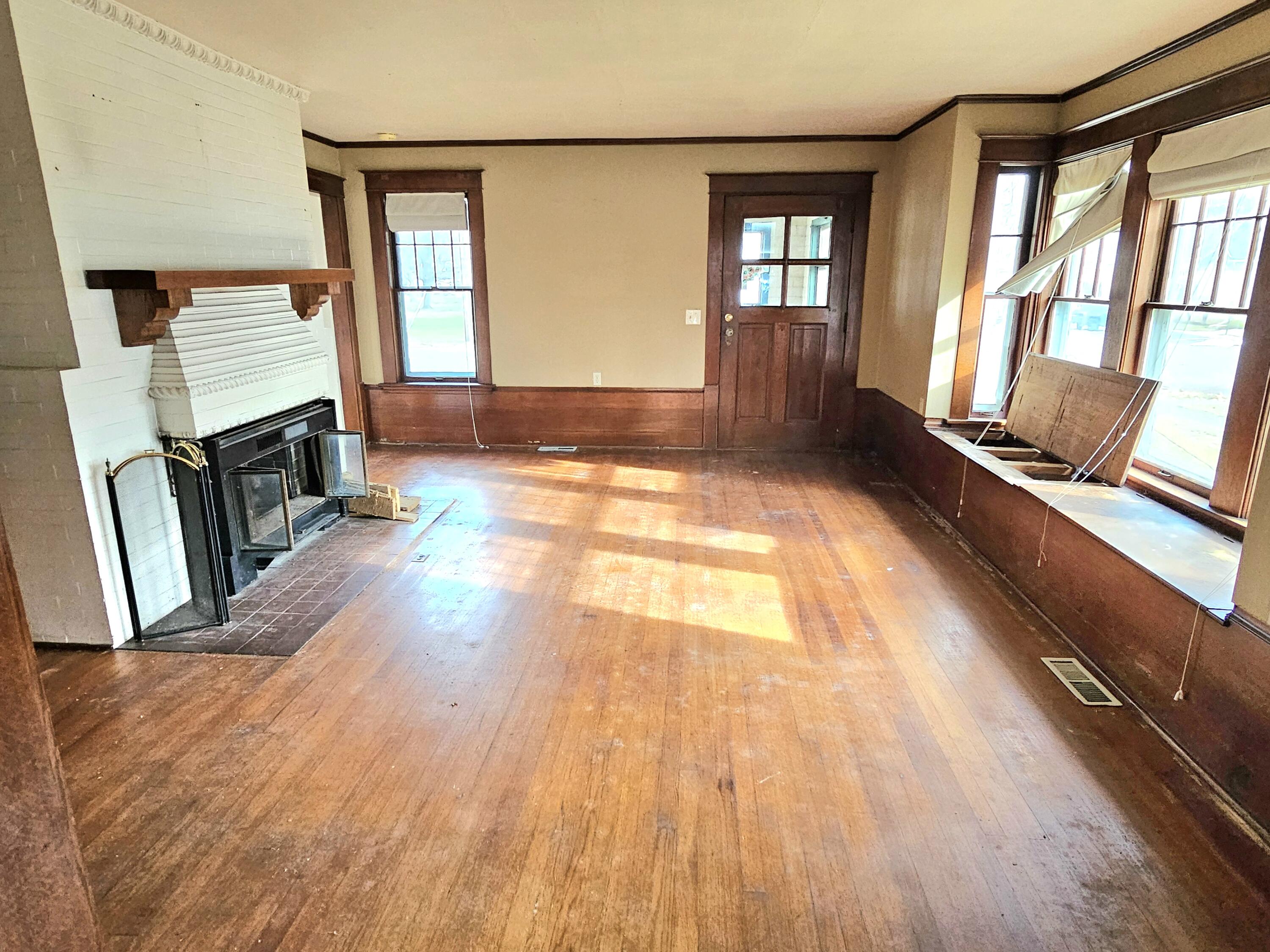 106 State Street Mendon, MI 49072 - Photo 5 of 34 20260108_141223