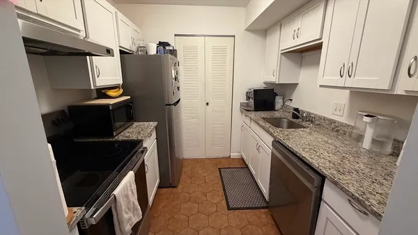 $1,950 | 150 Lewis Street, Unit 302, Lynn, MA 01902